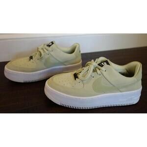 Nike Air Force 1 Sage Low Sneakers in Light Green